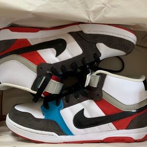 Nike SB 6.0 Air Mogan Mid - size 9 NWT